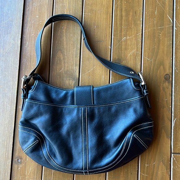 Coach Big Buckle Should Bag - Picture 2 of 8